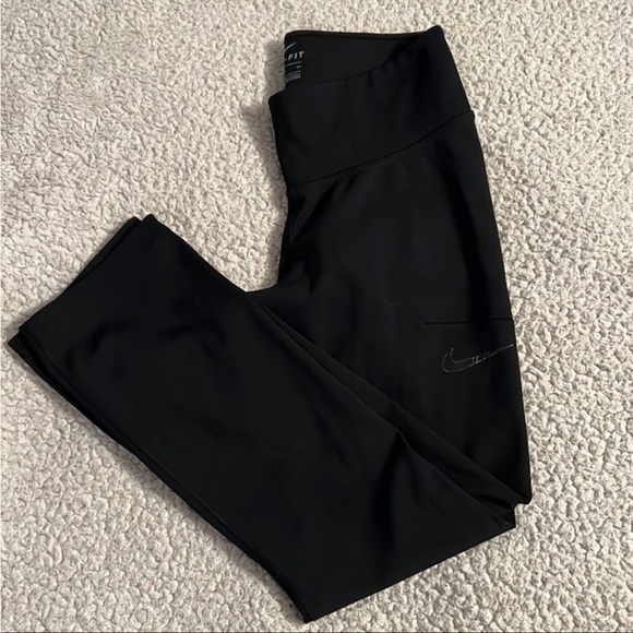 𝅺WOMEN’S Nike Running Dri-Fit Capri Legging - Picture 1 of 5
